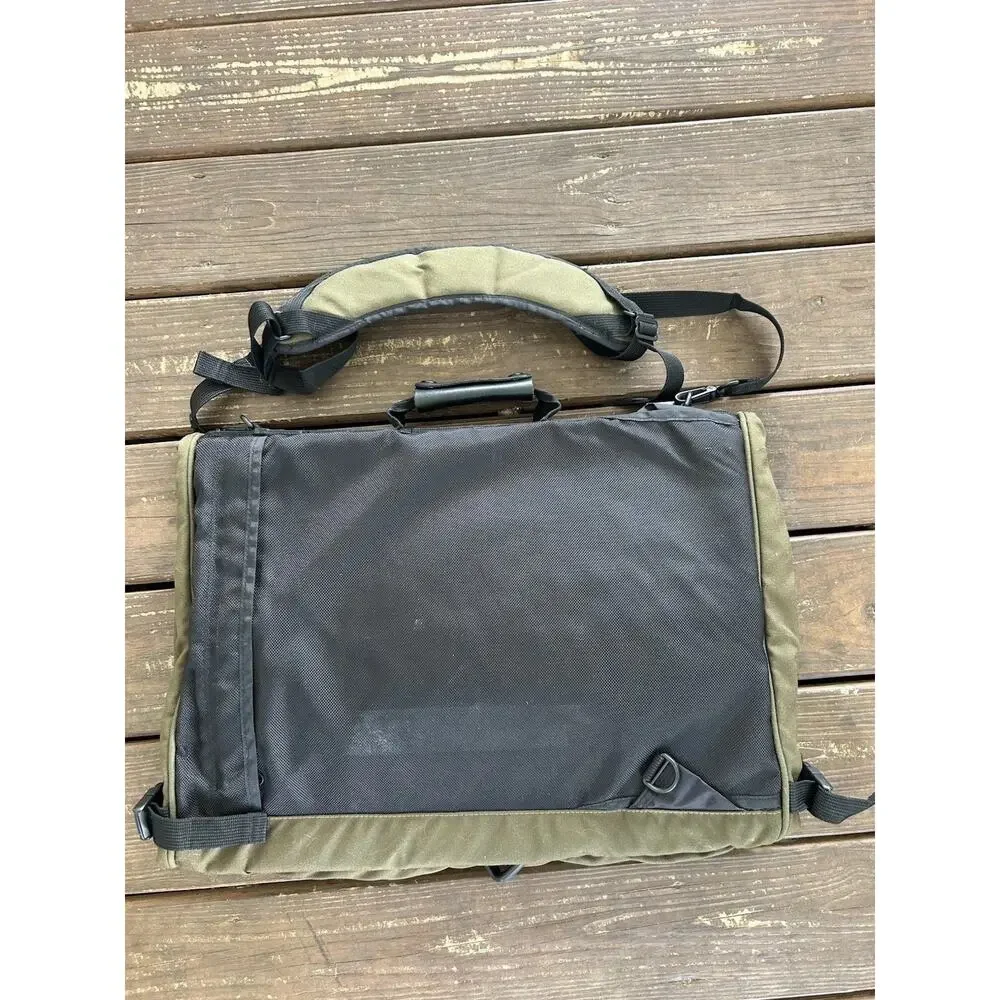 Kelty Pangaea Convertible Garment Bag Travel Luggage Tri Fold Green Zip Pockets